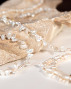 Pulseira de pérolas e cristais